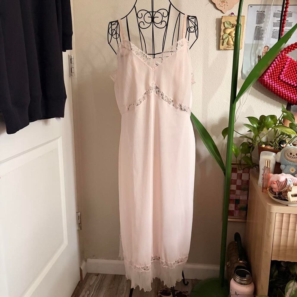 Vanity Fair Vintage Lace Slip 42